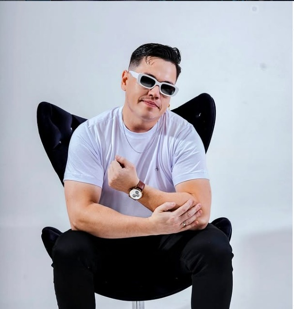 Retrato artístico de DJ Gui Riet